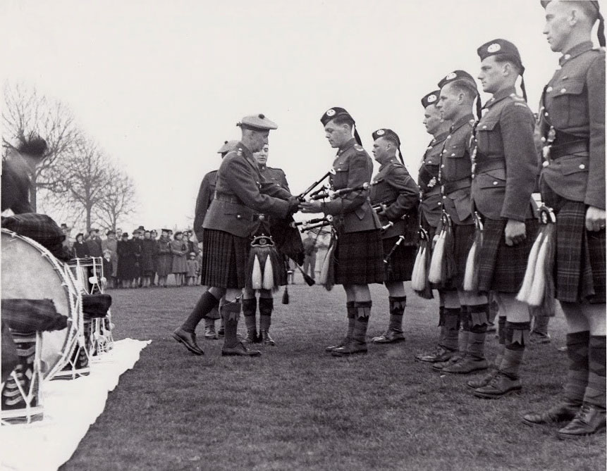 THE QUEEN'S OWN CAMERON HIGHLANDERS OF CANADA